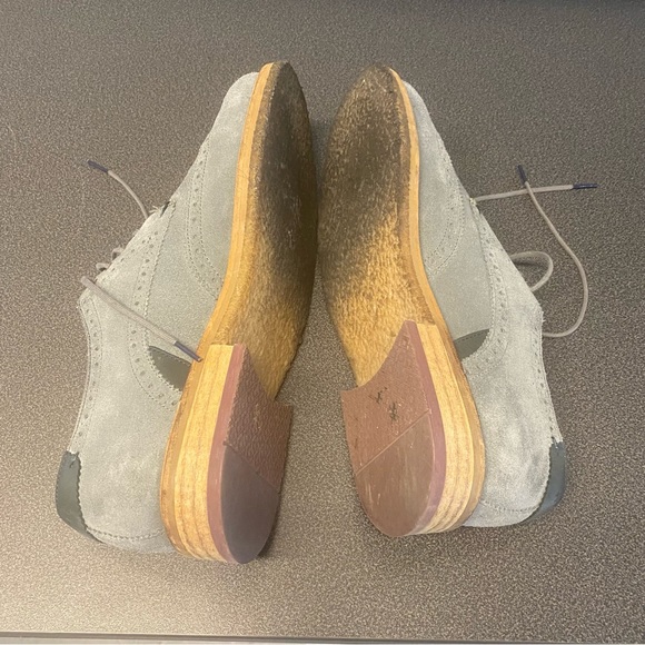 Ted Baker, worn a half dozen times.  Excellent condition as the images show. - Picture 7 of 8